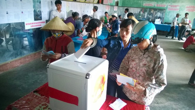   Không khí ngày ngày bầu cử trên địa bàn huyện Quảng Trạch diễn ra sôi nổi nhưng rất trật tự.