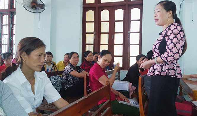 Một buổi truyền thông, tư vấn chăm sóc sức khỏe sinh sản, kế hoạch hóa gia đình tại xã Quảng Đông, Quảng Trạch.