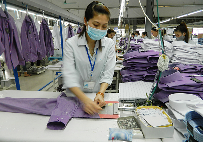 Sản phẩm áo sơ mi tăng 26,5% so với cùng kỳ năm 2015 .