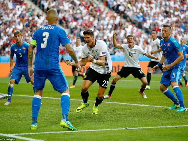 Đội tuyển Đức (áo trắng) vào vòng tứ kết. (Nguồn: Getty Images)