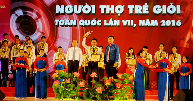 Anh Võ Quý Quốc là một trong 38 gương mặt “Người thợ trẻ giỏi” được Trung ương Đoàn TNCS Hồ Chí Minh tuyên dương vào giữa tháng 5-2016.
