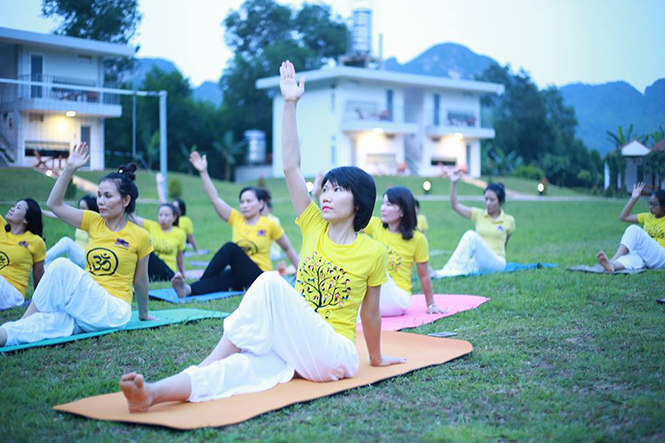 Chị Dung bảo: “Học Yoga, có lối sống tích cực cũng sẽ góp phần đẩy lùi bệnh tật”.