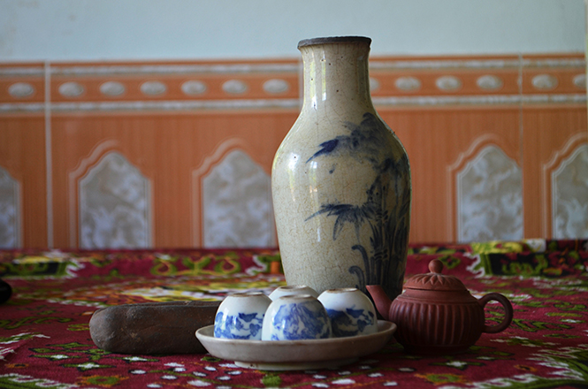 Các sản phẩm gốm Mỹ Cương còn sót lại tại nhà ông Trần Đình Dị.