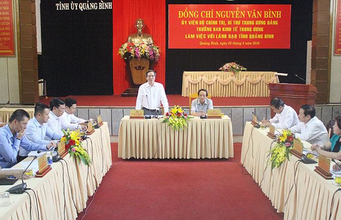 Ảnh 1 : Đồng chí Nguyễn Văn Bình, Ủy viên Bộ Chính trị, Bí thư Trung ương Đảng, Trưởng ban Kinh tế Trung ương, phát biểu kết luận buổi làm việc.