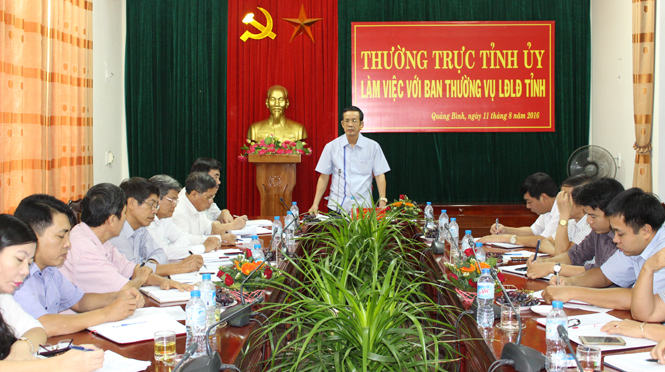 Đồng chí Trần Công Thuật, Phó Bí thư Thường trực Tỉnh ủy, Trưởng Đoàn ĐBQH tỉnh phát biểu kết luận tại buổi làm việc.  