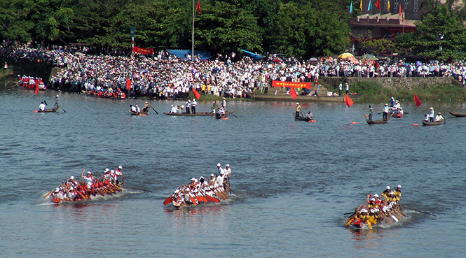  Lễ hội đua bơi Lệ Thủy sẽ rất hút khách du lịch nếu có cách thức khai thác hợp lý, hiệu quả.
