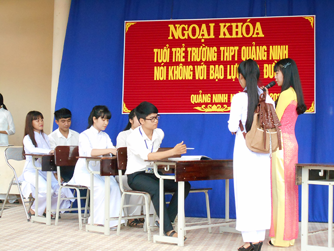 Một buổi ngoại khóa  “Tuổi trẻ THPT Quảng Ninh nói không với bạo lực học đường”.