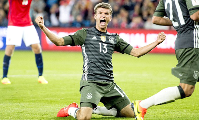 Thomas Muller góp công vào cả ba bàn thắng trước Na Uy.
