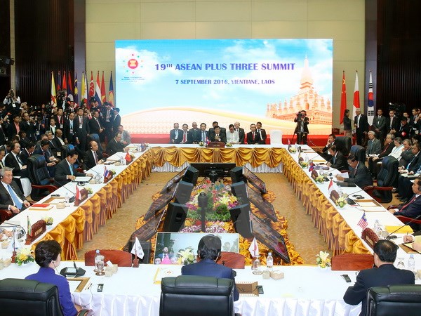 Thủ tướng Nguyễn Xuân Phúc dự Hội nghị Cấp cao ASEAN+3 (Trung Quốc, Nhật Bản, Hàn Quốc) lần thứ 19. (Ảnh: Thống Nhất/TTXVN)