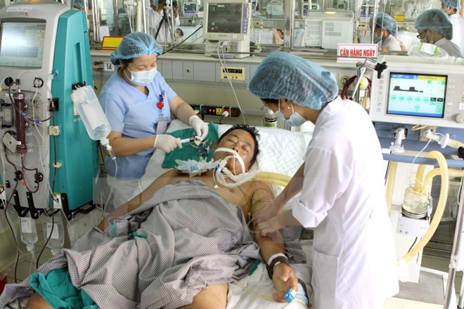 Kỹ thuật lọc máu hiện đại trong hồi sức cấp cứu tại Bệnh viện Bạch Mai giúp giảm tử vong đáng kể cho nhiều bệnh nhân nặng. (Ảnh: Dương Ngọc/TTXVN)