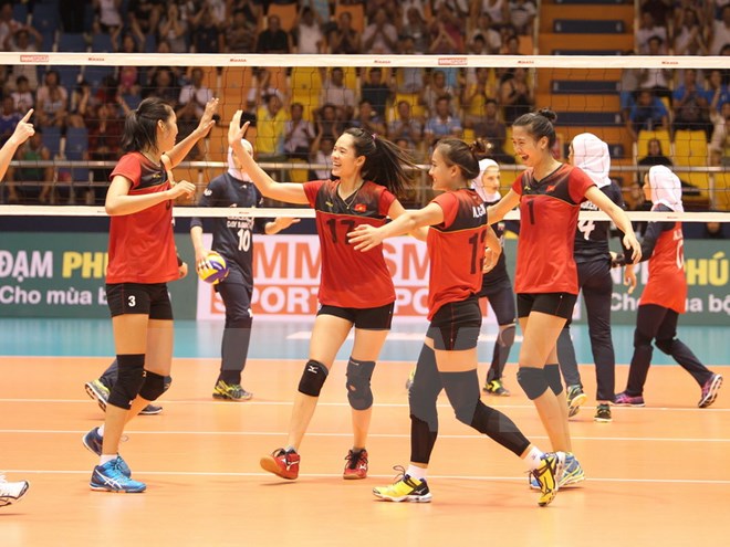 Niềm vui của đội tuyển bóng chuyền nữ Việt Nam. (Ảnh: Quốc Khánh/TTXVN)