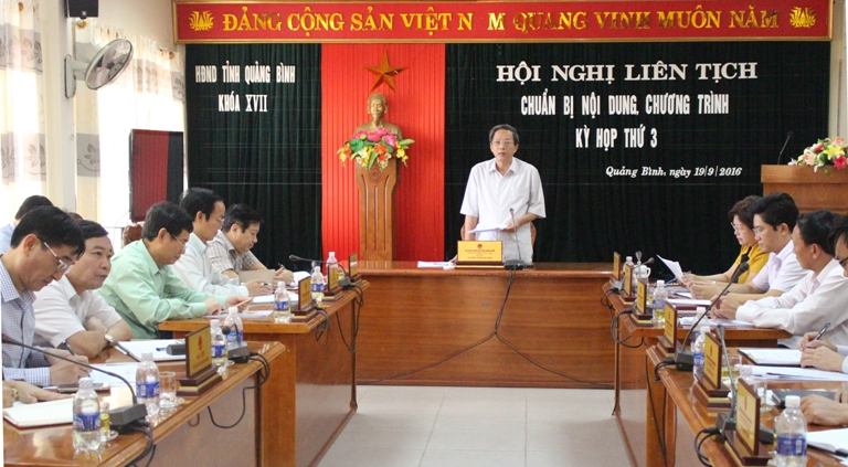 Đồng chí Hoàng Đăng Quang, Ủy viên Trung ương Đảng, Bí thư Tỉnh ủy, Chủ tịch HĐND tỉnh phát biểu kết luận hội nghị                    