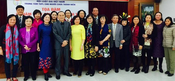  Lãnh đạo Hội Luật gia Việt Nam và các cán bộ của Trung tâm.