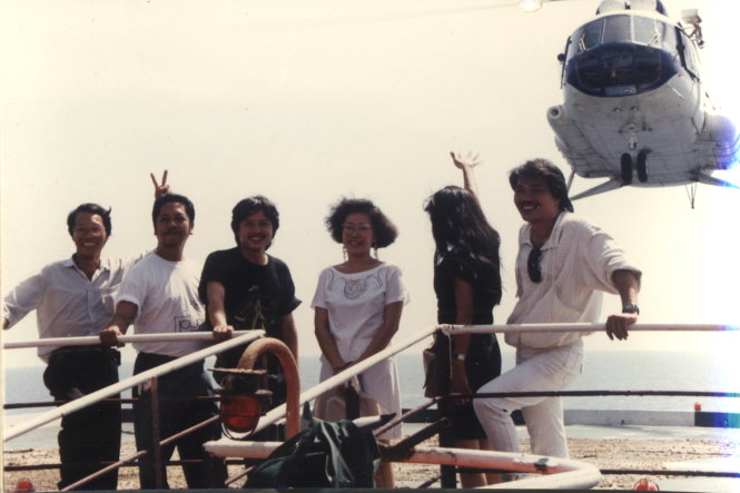 Nhóm du ca Đồng Nội ngoài giàn khoan 1992