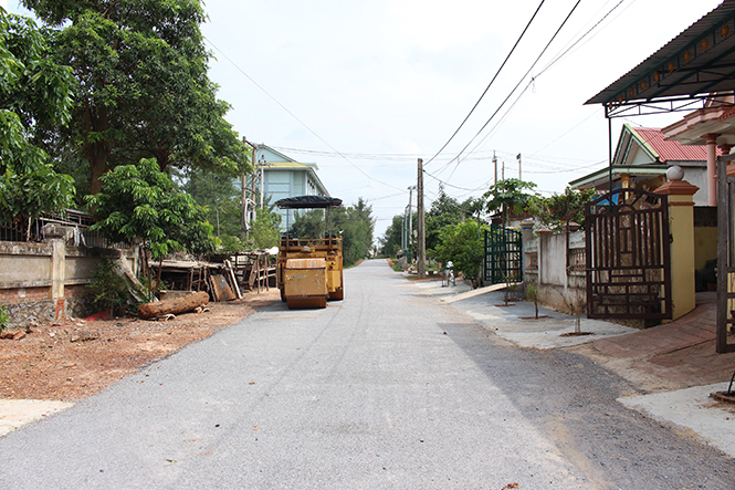 Các tuyến đường giao thông tại xã Quang Phú cơ bản được nhựa hóa và bê tông hóa từ thực hiện Chương trình mục tiêu quốc gia xây dựng NTM.