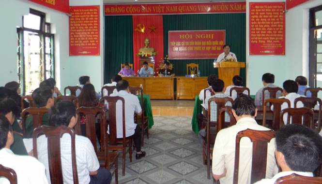 Các đại biểu Quốc hội tiếp xúc với cử tri huyện Minh Hoá