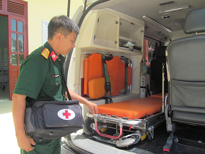 Chiếc xe cứu thương của Bệnh xá quân dân y Đoàn kinh tế Quốc phòng 79.