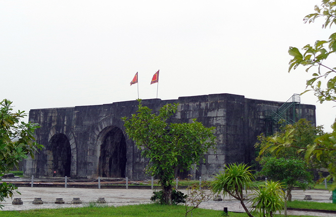 Cổng Nam - Thành Nhà Hồ