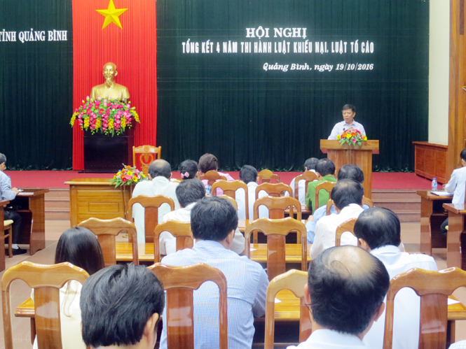  Đồng chí Nguyễn Hữu Hoài, Phó Bí thư Tỉnh ủy, Chủ tịch UBND tỉnh phát biểu kết luận hội nghị.