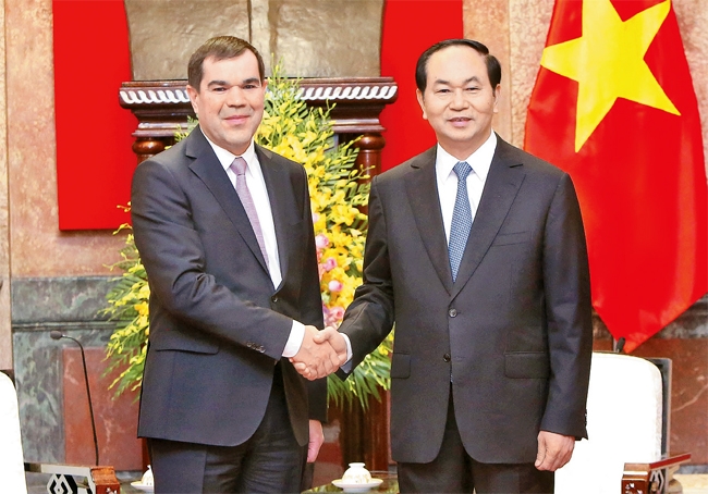  Chủ tịch nước Trần Đại Quang tiếp Chủ tịch Ủy ban An ninh quốc gia Bê-la-rút V.Va-cun-chích. Ảnh: NHAN SÁNG (TTXVN)
