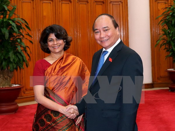 Thủ tướng Nguyễn Xuân Phúc tiếp bà Pratibha Mehta, Điều phối viên Thường trú Liên hợp quốc, kiêm Trưởng Đại diện UNDP đến chào từ biệt. (Ảnh: Thống Nhất/TTXVN)