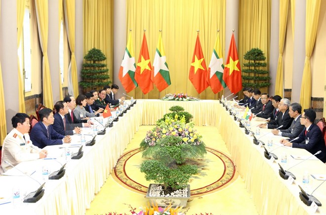 Chủ tịch nước Trần Đại Quang và Tổng thống Htin Kyaw tiến hành hội đàm. (Ảnh: Nhan Sáng/TTXVN)