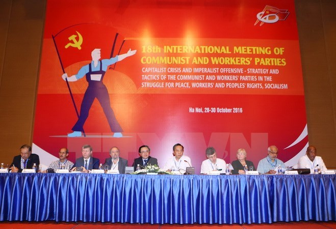 Đoàn Chủ tịch Cuộc gặp quốc tế các đảng cộng sản và công nhân. (Ảnh : Doãn Tấn/TTXVN)