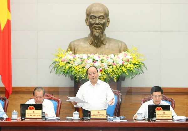 Thủ tướng Nguyễn Xuân Phúc chủ trì Phiên họp Chính phủ thường kỳ tháng 10. (Ảnh: Thống Nhất/TTXVN)