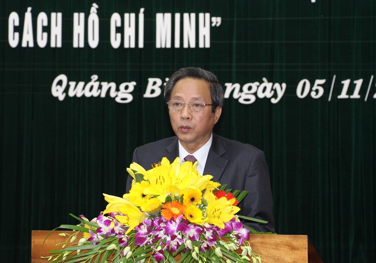 Đồng chí Hoàng Đăng Quang, Ủy viên Trung ương Đảng, Bí thư Tỉnh ủy, Chủ tịch HĐND tỉnh phát biểu kết luận hội nghị