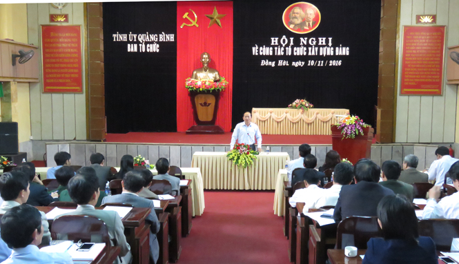  Đồng chí Trần Xuân Vinh phát biểu kết luận hội nghị.