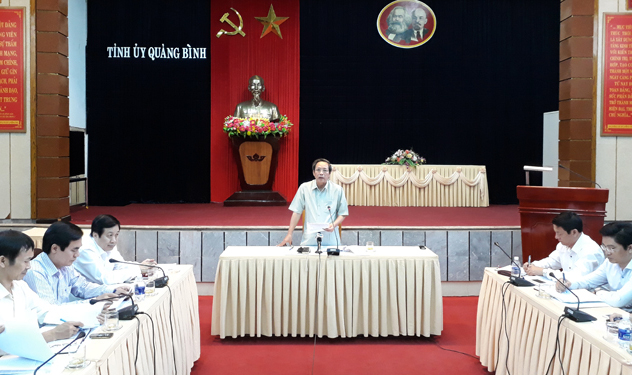 Đồng chí Hoàng Đăng Quang, Uỷ viên Trung ương Đảng, Bí thư Tỉnh ủy, Chủ tịch HĐND tỉnh phát biểu kết luận buổi làm việc.