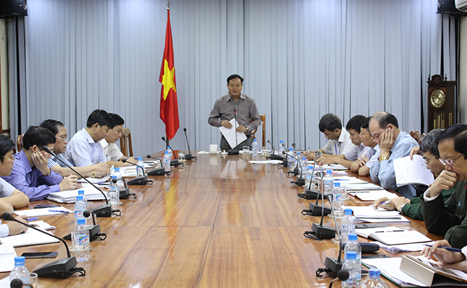  Đồng chí Lê Minh Ngân, Tỉnh ủy viên, Phó Chủ tịch UBND tỉnh chủ trì cuộc họp.