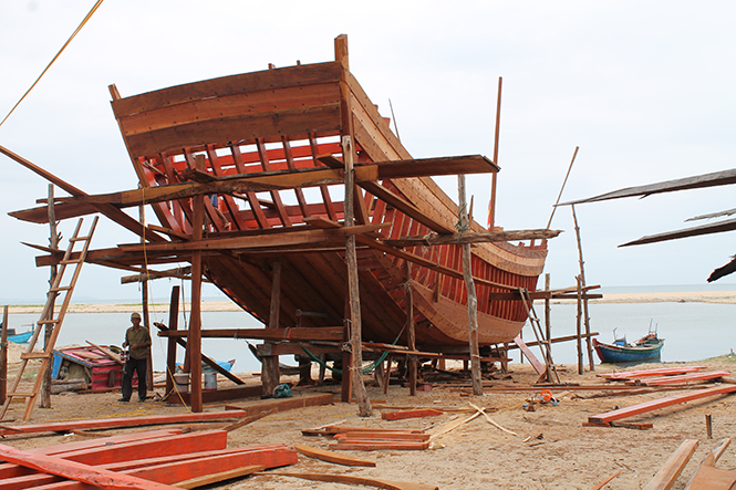Việc bồi thường, hỗ trợ đền bù giúp ngư dân xã Thanh Trạch sớm ổn định cuộc sống.