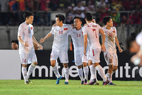  ĐT Việt Nam sẽ mở đầu cho loạt trận bán kết AFF Cup 2016 với trận đấu trên sân khách của Indonesia vào lúc 19h00 ngày thứ Bảy tới (3-12). (ảnh: ictnews.vn)
