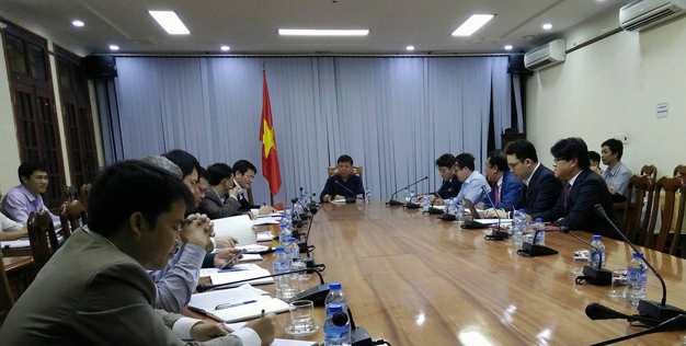 Đồng chí Nguyễn Hữu Hoài, Phó Bí thư Tỉnh ủy, Chủ tịch UBND tỉnh chủ trì buổi làm việc với Công ty TNHH năng lượng xanh Dohwa về đầu tư tổ hợp dự án năng lượng tái tạo.
