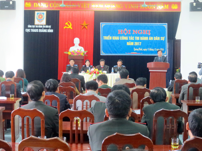 Đồng chí Nguyễn Tiến Hoàng, Tỉnh ủy viên, Phó Chủ tịch UBND tỉnh phát biểu chỉ đạo hội nghị.