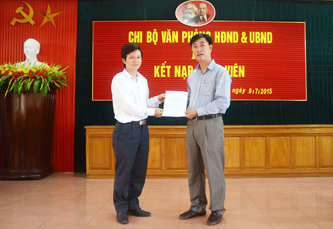 Công tác kết nạp đảng viên mới trên địa bàn huyện Quảng Ninh bảo đảm nguyên tắc, thủ tục và tiêu chuẩn.