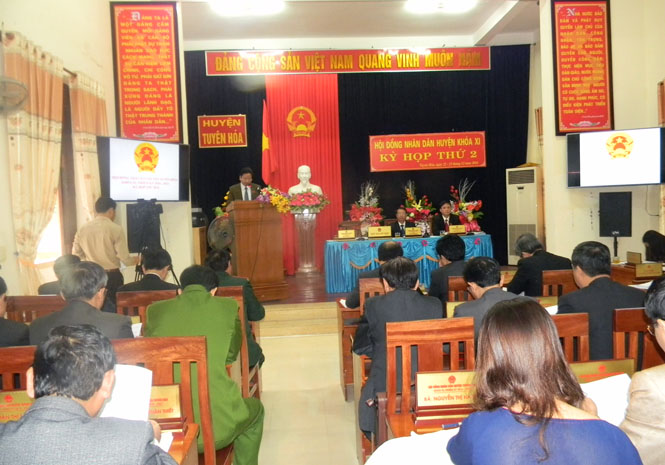 Các đại biểu tham dự kỳ họp thứ 2, HĐND huyện Tuyên Hoá khoá XI (nhiệm kỳ 2016-2021).    