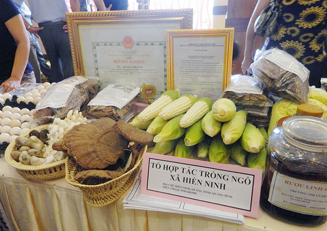 Một số sản phẩm nông sản chất lượng cao của địa phương có mặt tại hội nghị quảng bá, xúc tiến thương mại.