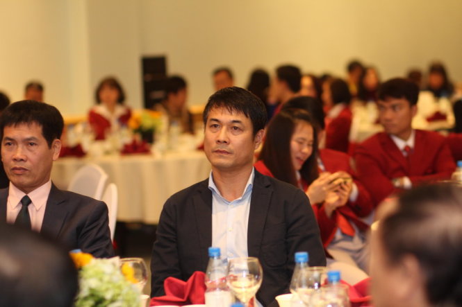  HLV Nguyễn Hữu Thắng trong cuộc gặp mặt. Ảnh: QUÝ LƯỢNG