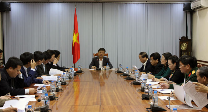 Đồng chí Nguyễn Hữu Hoài, Phó Bí thư Tỉnh ủy, Chủ tịch UBND tỉnh, Trưởng ban Chỉ đạo các Chương trình MTQG trên địa bàn tỉnh Quảng Bình giai đoạn 2016-2020 chủ trì buổi họp.