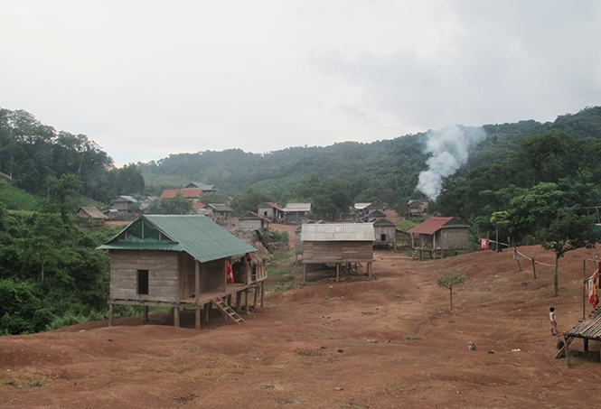 Một góc bản làng người Ma Coong ở Thượng Trạch.