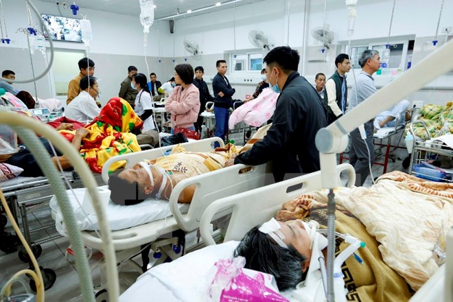 Cấp cứu cho bệnh nhân tại Khoa Cấp cứu - Bệnh viện Bạch Mai. (Ảnh: Dương Ngọc/TTXVN)