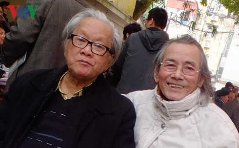 Nhạc sĩ Hồng Đăng (trái) và tác giả bài viết - nhạc sĩ Dân Huyền.