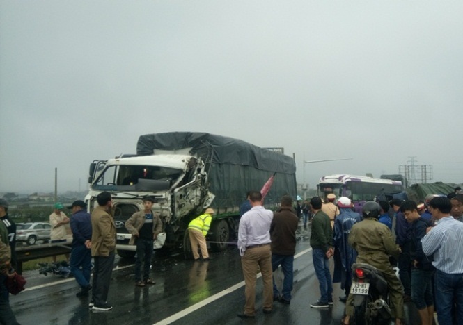 Vụ tai nạn gây ách tắc Quốc lộ 1A hàng km