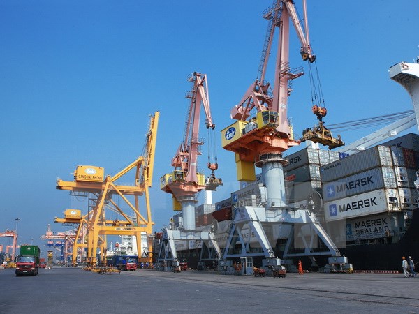 Tàu container cập cảng Tân Vũ. (Ảnh: Lâm Khánh/TTXVN)