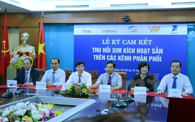 Lãnh đạo 5 nhà mạng đã ký kết cùng cơ quan quản lý cũng như tuyên bố siết chặt vấn nạn Sim rác hồi cuối tháng 10-2016. (Ảnh: T.H/Vietnam+)