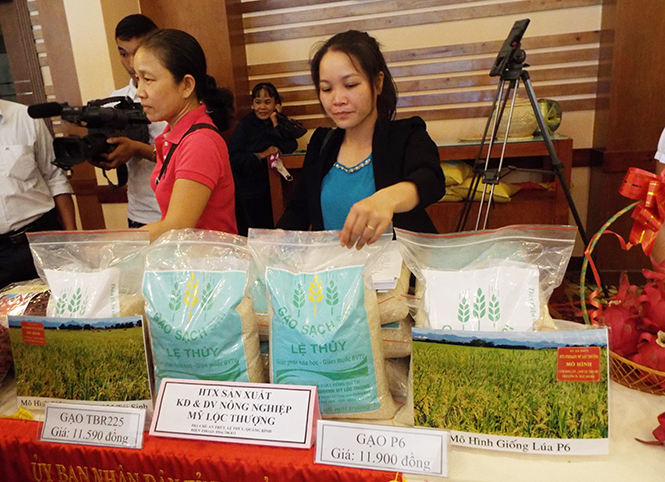  Thương hiệu gạo sạch của HTX SXKD DVNN Mỹ Lộc Thượng được giới thiệu tại Hội chợ Đặc sản vùng miền Việt Nam năm 2016.