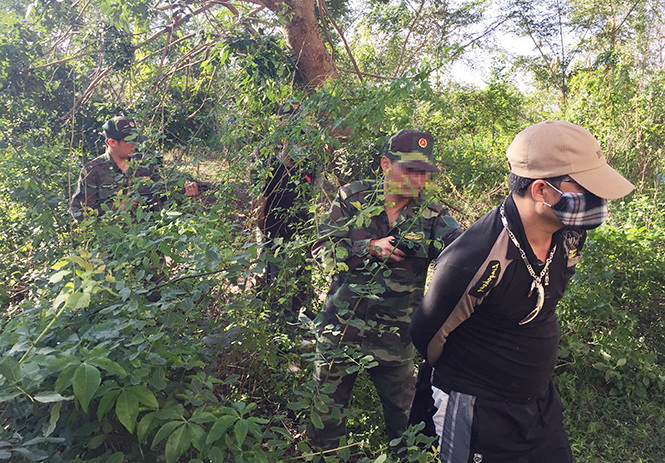 Lực lượng đánh án BĐBP Quảng Bình vây bắt các đối tượng trong chuyên án 532 Lv.