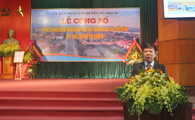 Đồng chí Nguyễn Hữu Hoài, Phó Bí thư tỉnh ủy, Chủ tịch UBND tỉnh phát biểu tại buổi lễ.